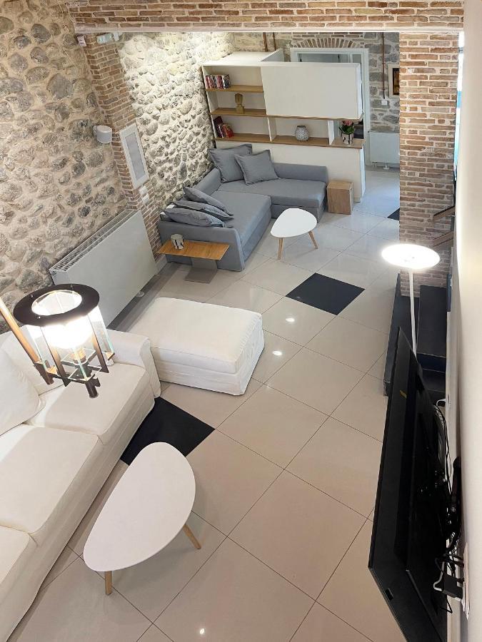 Blue Domino Luxury City Villa פאטרה מראה חיצוני תמונה