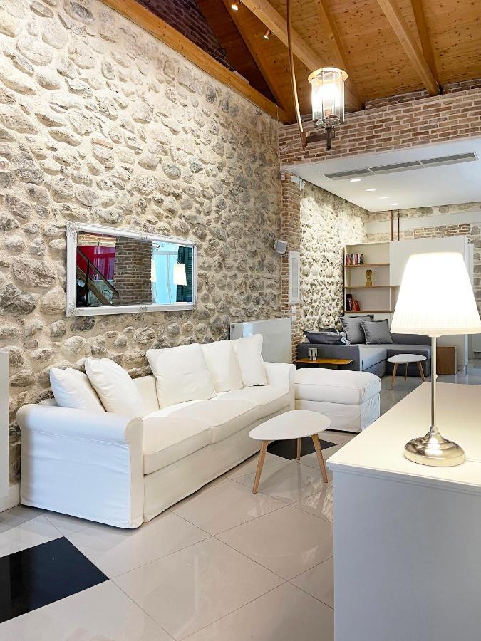 Blue Domino Luxury City Villa פאטרה מראה חיצוני תמונה