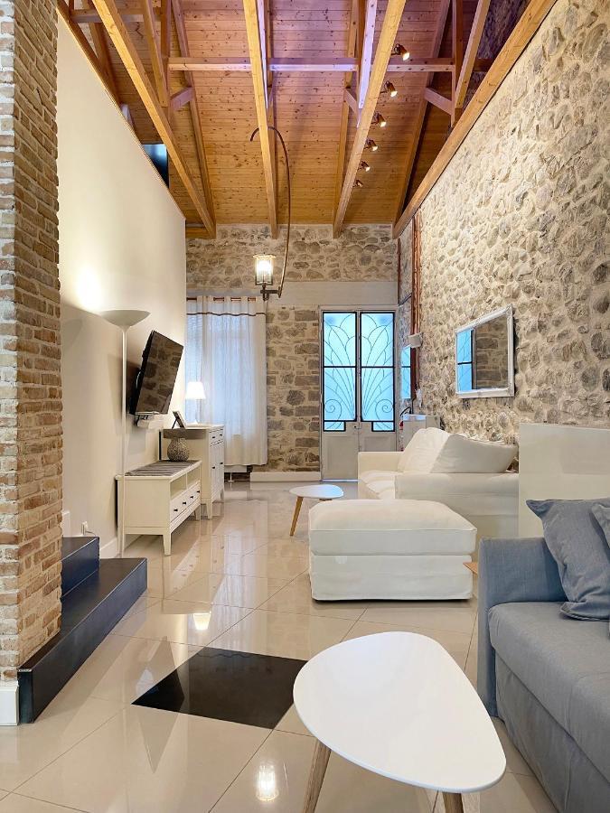 Blue Domino Luxury City Villa פאטרה מראה חיצוני תמונה